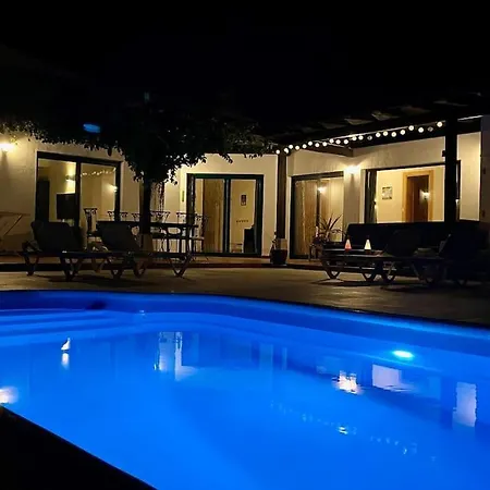 Villa Spacieuse Et Lumineuse Avec Piscine Chauffee *