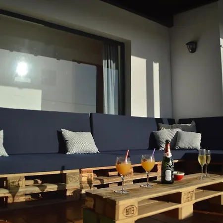 Spacieuse Et Lumineuse Avec Piscine Chauffee