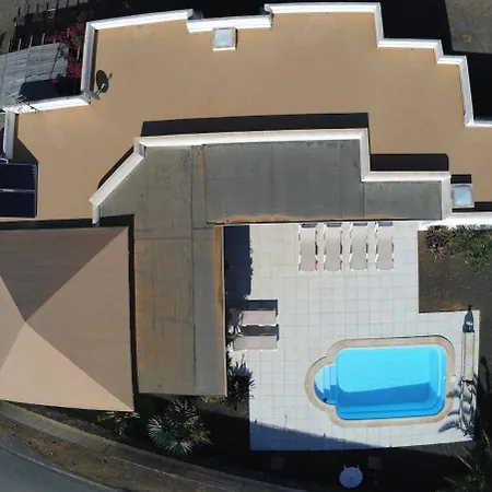 Villa Spacieuse Et Lumineuse Avec Piscine Chauffee *