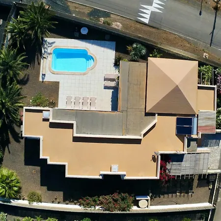 Spacieuse Et Lumineuse Avec Piscine Chauffee Villa La Oliva